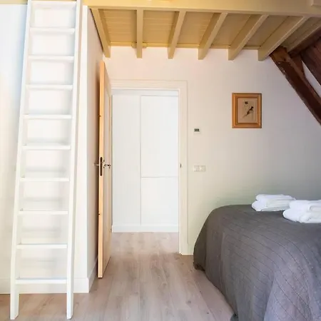 Fantastisch Familiehuis Met Grote Tuin I Bosrijk Люнтерен