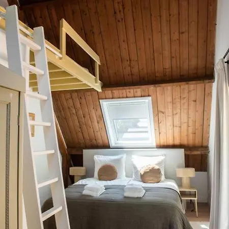 Вилла Fantastisch Familiehuis Met Grote Tuin I Bosrijk
