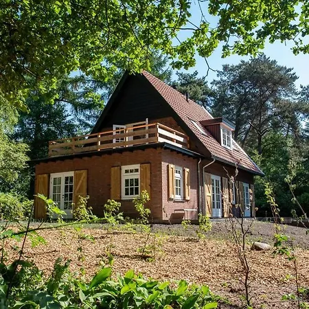 Fantastisch Familiehuis Met Grote Tuin I Bosrijk Люнтерен